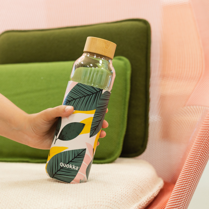QUOKKA GLASS BOTTLE WITH SILICONE COVER FLOW 660 ML AUTUMN LEAVES